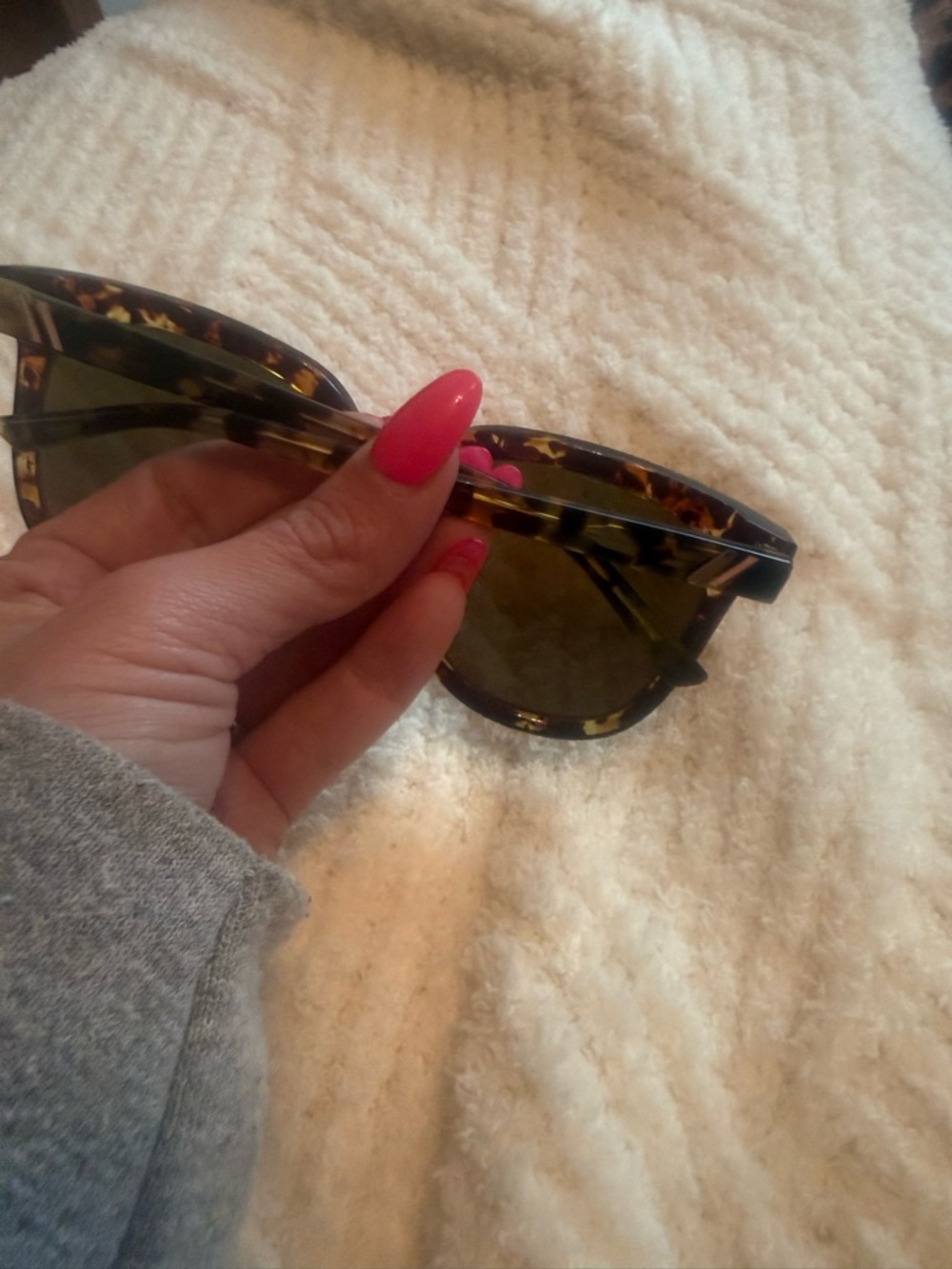 Tortoiseshell Frame Sunglasses with Rose Lenses - Women BLENDERS - Picture 3 of 4